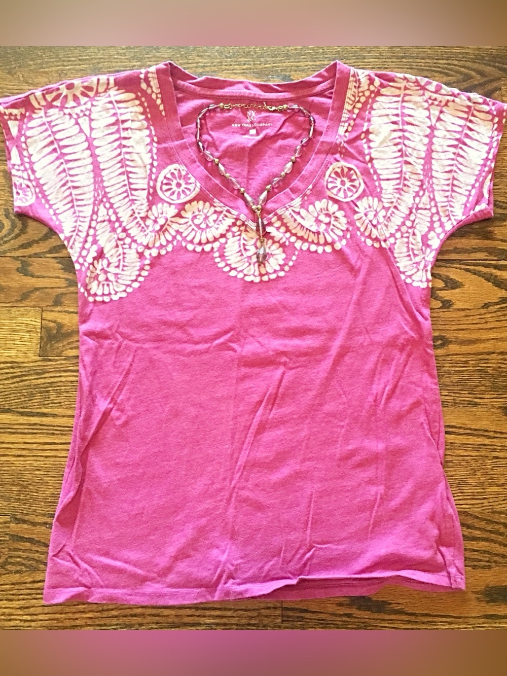 👚Berry Burnout V Neck Tee